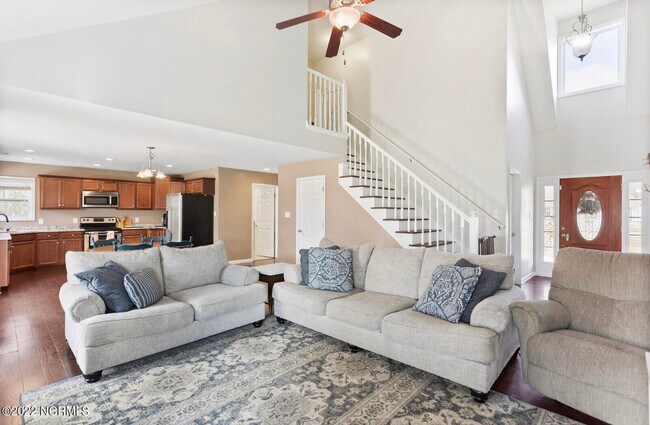 Building Photo - 191 Windfield Ln