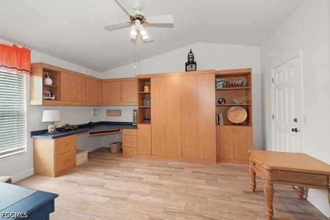 Building Photo - 9241 Bramble Ct