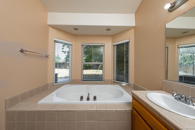 Building Photo - 5857 W Millbrae Ave