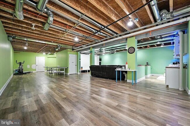 Building Photo - 3023 Rainer Rd