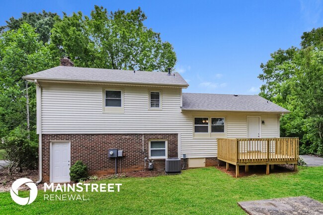 Building Photo - 3730 Danube Dr