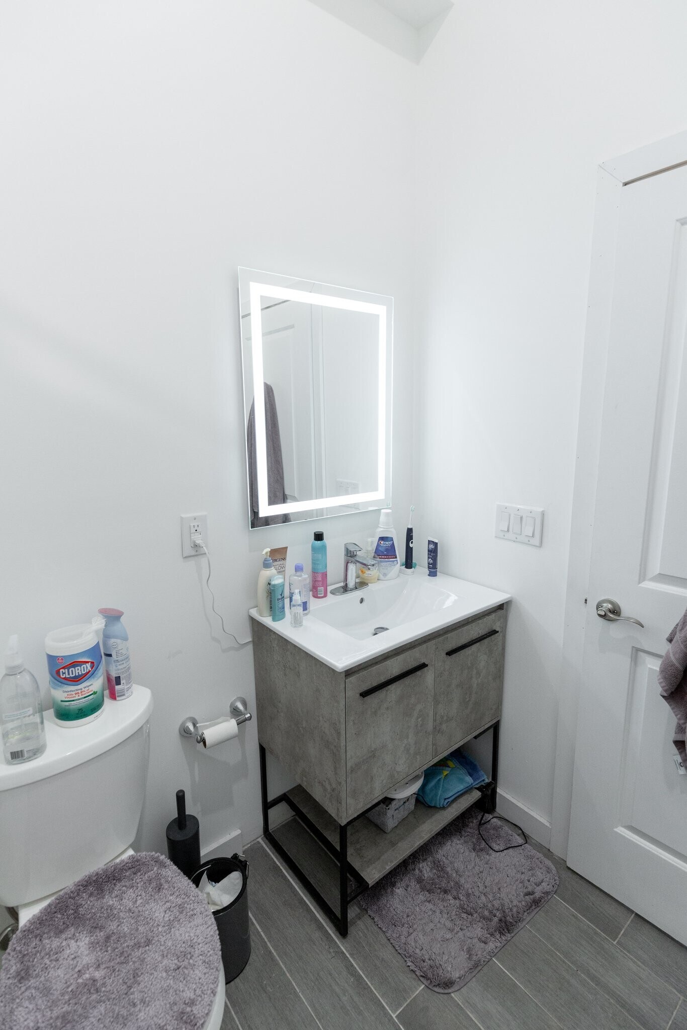 Building Photo - 3945 Lancaster Ave