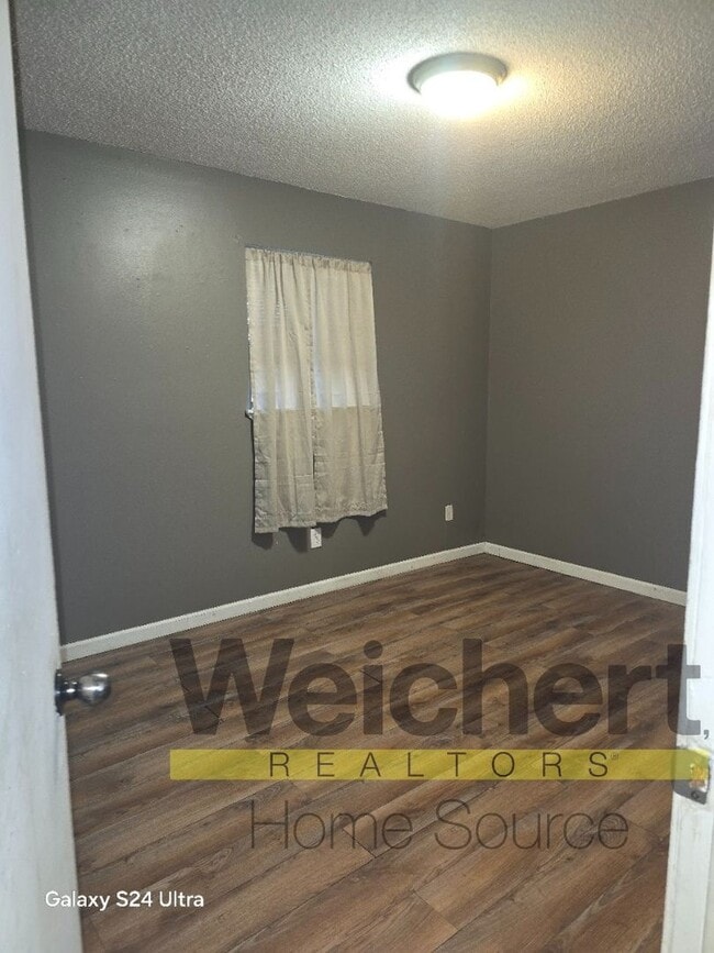 Building Photo - 606 Linda Ln