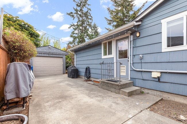 Building Photo - Cozy Gatewood 3 bed, 1 bath home
