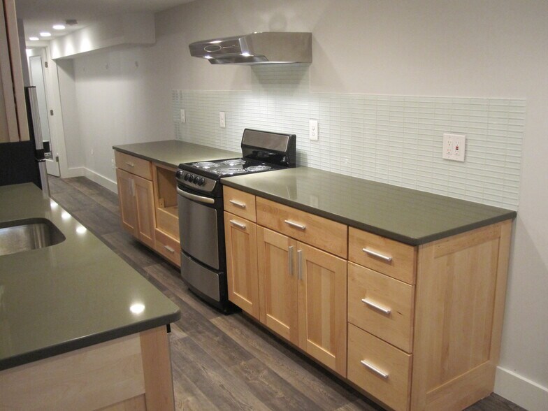 Building Photo - 1658 Monroe St NW