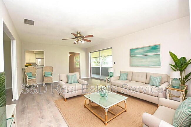 Building Photo - 561 Lake Bonny Dr E