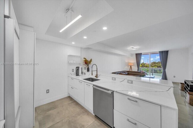Building Photo - 50 Biscayne Blvd