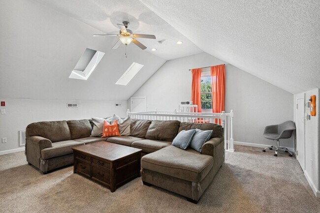 Building Photo - Oceana Area