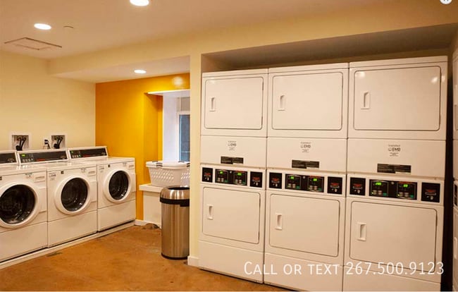 Building Photo - 243 S 49th St