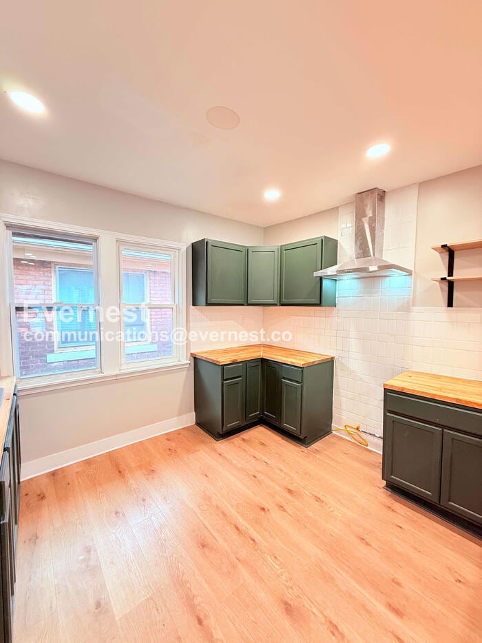 Building Photo - 5133 Whitfield St