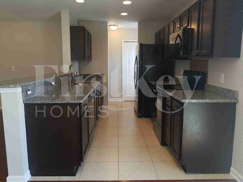 Building Photo - 156 Coosawatchie St