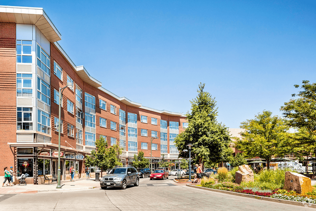 Building Photo - Crescent Flats Town Center