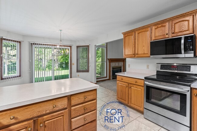 Building Photo - 3263 Silverwood Dr