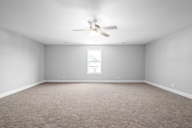 Building Photo - 3 Bedroom 3 Bath Home with Bonus Room For Rent!