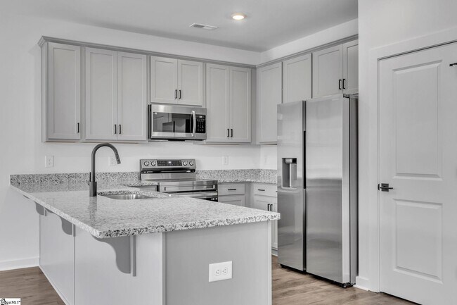 Building Photo - 1250 Westgate Vlg Dr