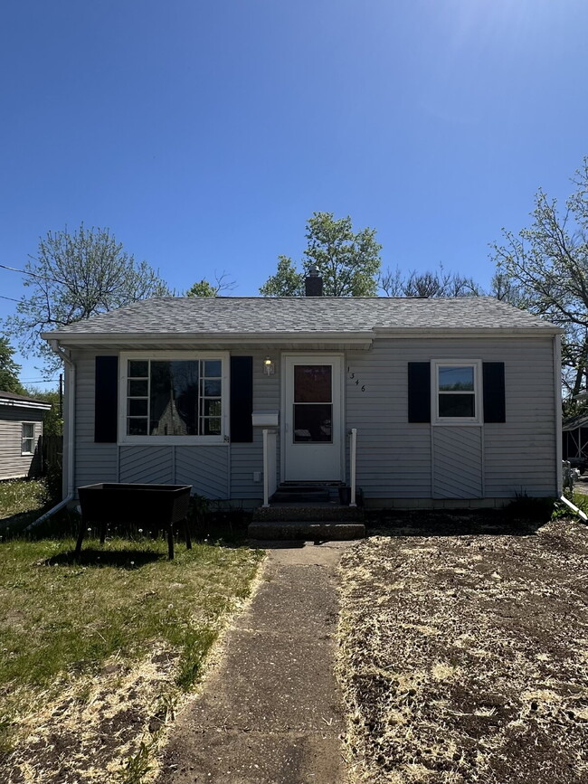 Building Photo - 1346 Kenwood Ave