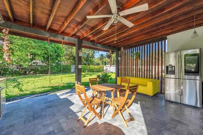 Building Photo - 125 NE 107th St