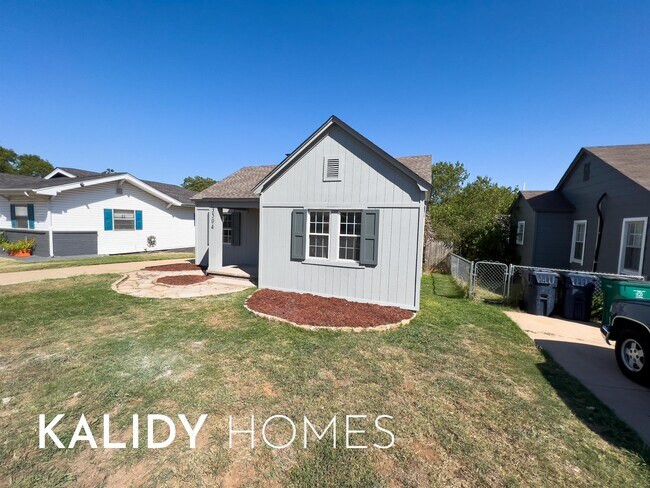 Building Photo - 3504 N Westmont St