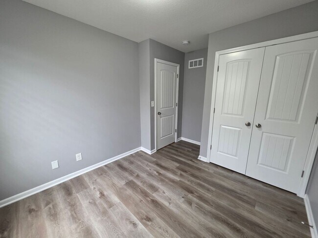 Building Photo - Coming Soon - Spacious 3 Bedroom Townhome with Garage