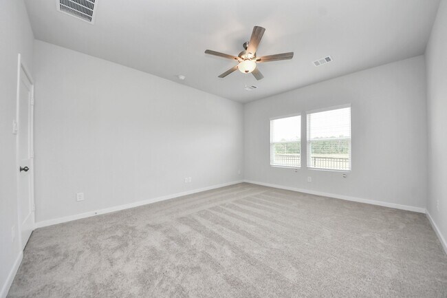 Building Photo - 135 Alset Dr
