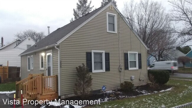 Building Photo - 3 br, 1 bath House - 235 Glide St