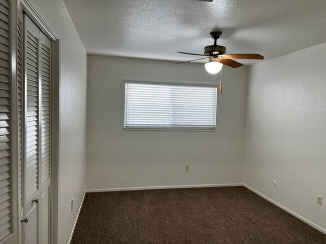 Building Photo - Immaculate 3 bedroom on a court!