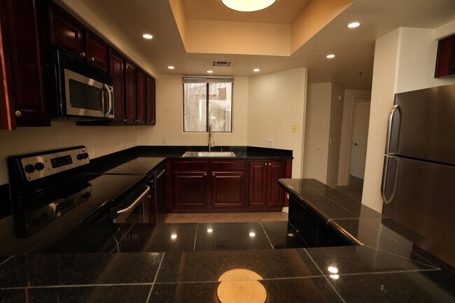 Building Photo - 4925 E Desert Cove Ave