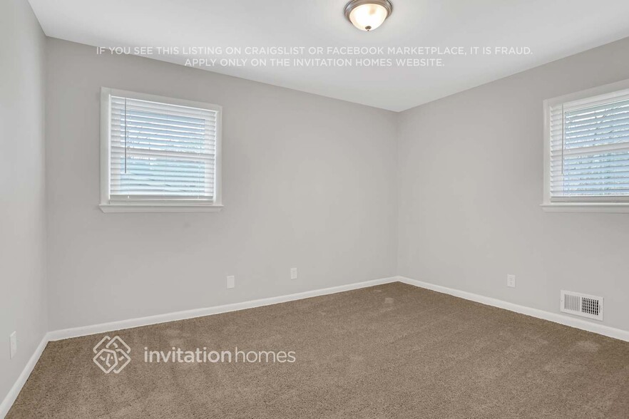 Building Photo - 2813 Battlecrest Dr