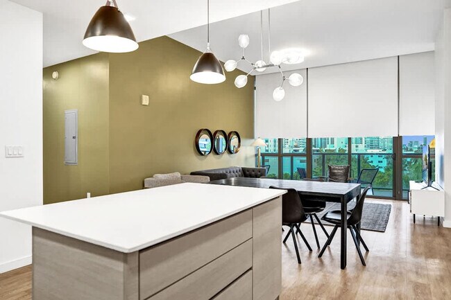 Building Photo - 1220 17th St