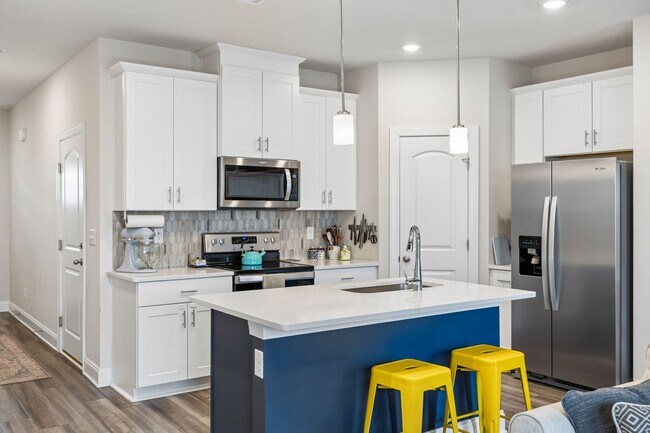 Building Photo - Beautifully maintained and now available as a rental for the very first time!