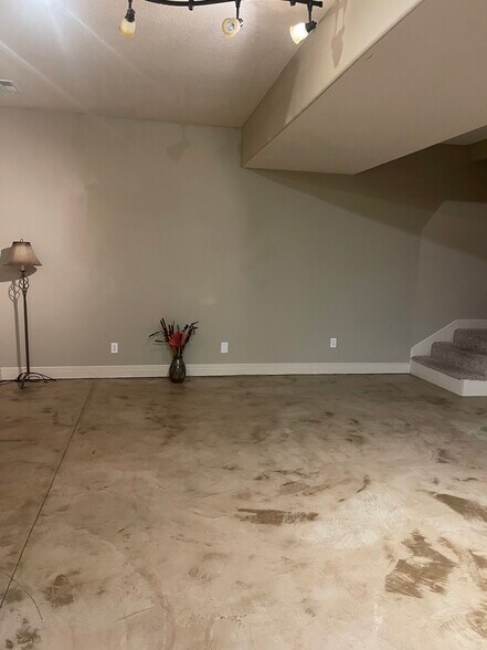 Building Photo - 1431 Heather Ln