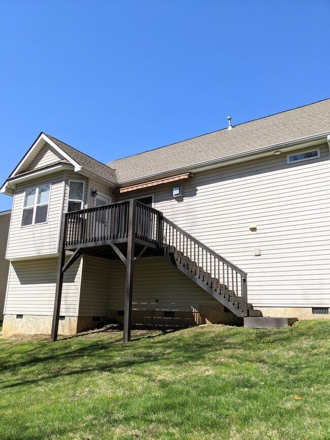 Building Photo - Swannanoa Rental!