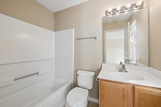 Building Photo - 2326 Sunshine Ln