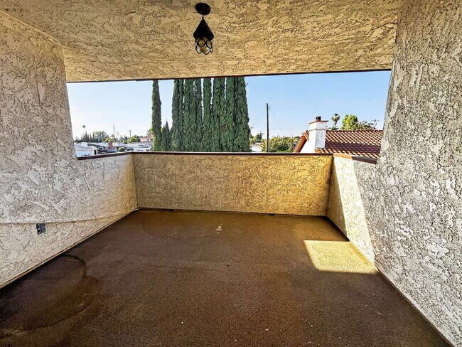 Building Photo - 1776 S Dallas Dr