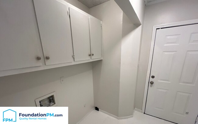 Building Photo - 2143 Vollintine Ave