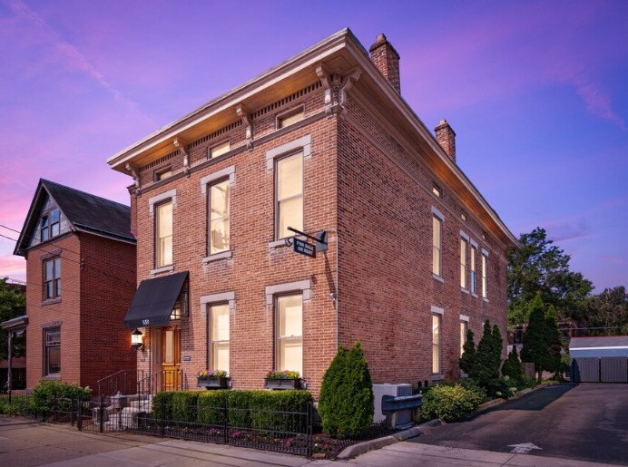 Primary Photo - 551 S 3rd St