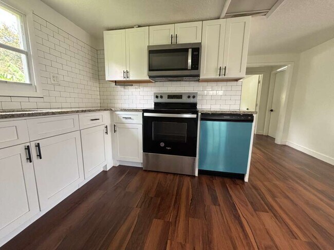 Building Photo - 615 Clearlake Rd