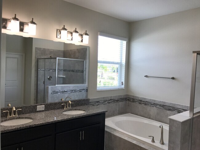 Building Photo - Just Listed! Newer 4/3 Home at The Oaks in...
