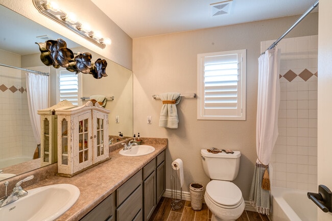 Building Photo - 5613 Bridlespur Ridge Pl