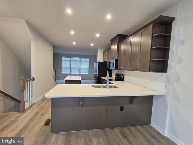 Building Photo - 4928 Dunhaven Dr