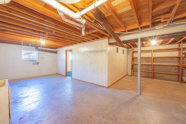 Building Photo - 202 Confederate Dr N