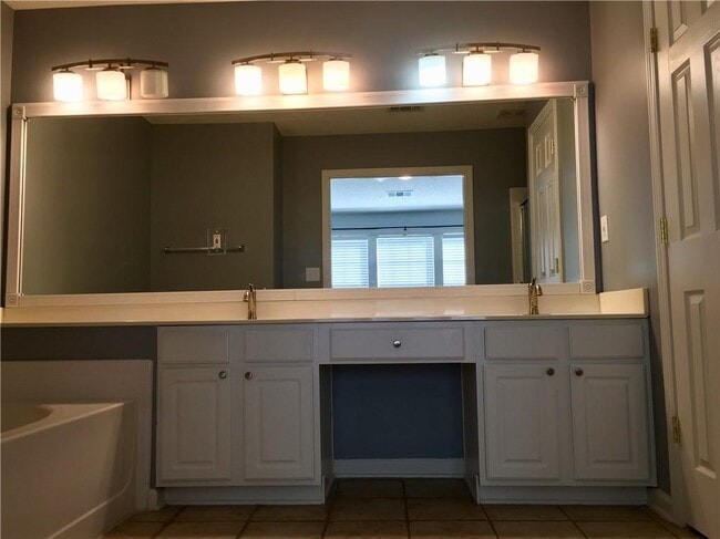 Building Photo - 6004 Falling Water Ct