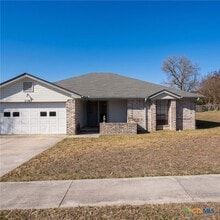 Building Photo - 1107 Tyler Dr