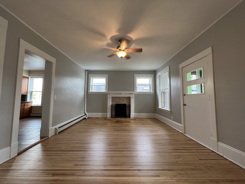 Primary Photo - 2716 Hennepin Ave S