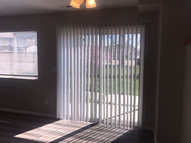 Building Photo - Clearfield Home for Rent