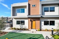 Building Photo - 8081 Lampson Ave