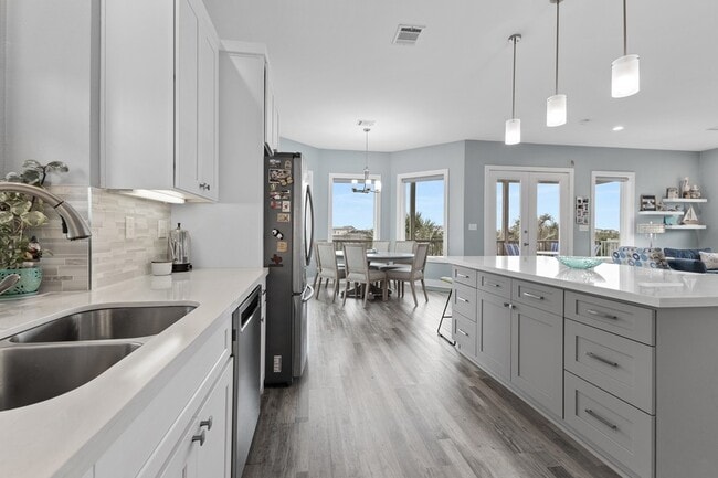 Building Photo - 4111 Isla Del Sol Dr