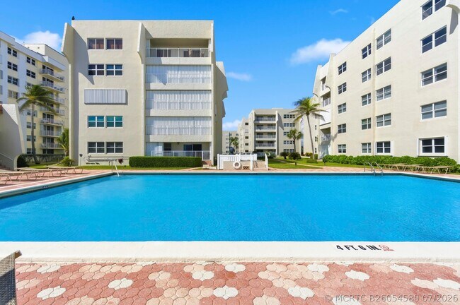 Building Photo - 3520 S Ocean Blvd