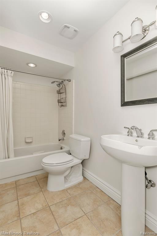 Building Photo - 6322 Aspen Ridge Blvd