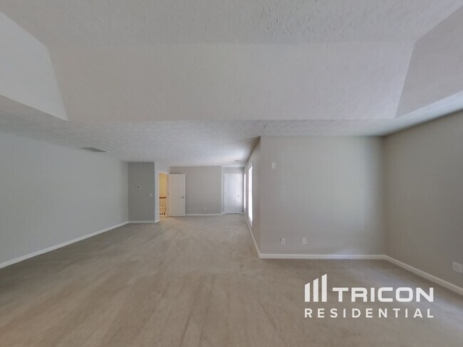 Building Photo - 5767 Union Pointe Dr